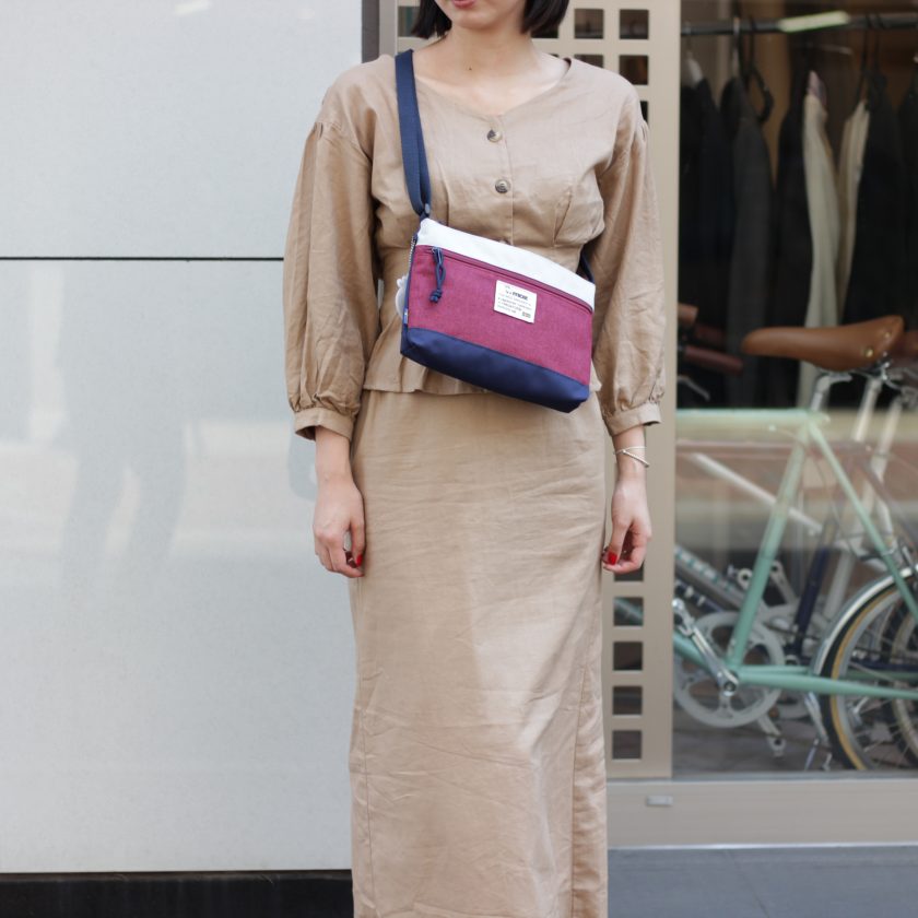 近場のお出かけや休日のお出かけに！mozのミニショルダーバッグ | 鞄